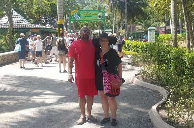 Private & Customize Tour to Bob Marley's Nine Mile and Dunn's River Falls - Montego Bay pickup and the long drive to St. Ann