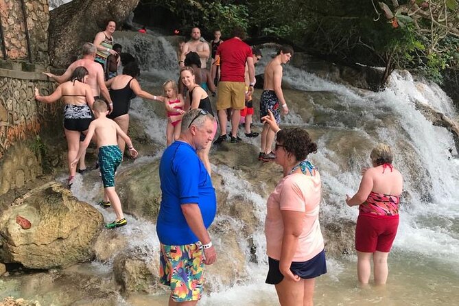 Private Dunn's River and Bamboo Rafting Combo from Ocho Rios - The 960-Foot Human Chain Hike Up Dunns River