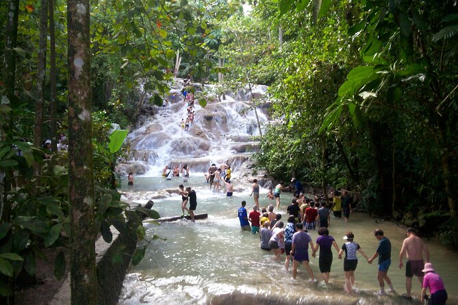 Private Dunn's River Falls Adventure from Montego Bay - A private way to reach Dunn’s River Falls, plus smart historical stops