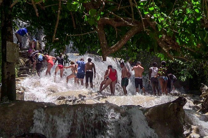 Private Dunn's River Falls from Ocho Rios - What the guide quality can mean for your day