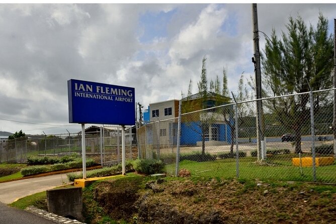 Private Ian Fleming Airport Transfer to Ocho Rios and Runaway Bay - How they handle flight changes: why entering flight details matters
