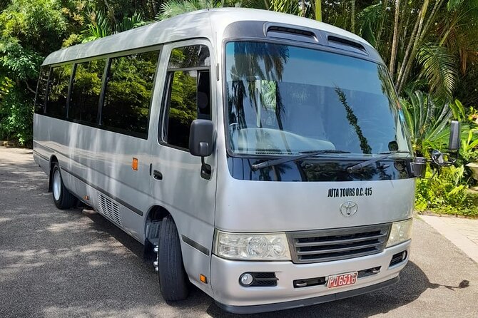 Private Montego Bay Airport Transfer to Negril - Entering the Airport Flow: Finding Mr. Reasonable Fast