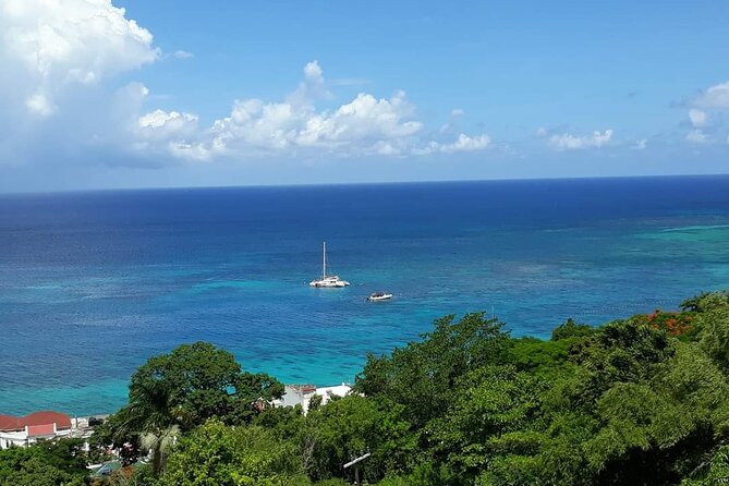 Private Montego Bay Highlights Tour - Getting your bearings in Montego Bay town, with Sam Sharpe Square