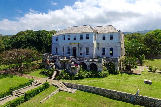 Private Montego Bay Highlights Tour with Pickup Included - Fruit stall stop: a quick, delicious flavor break