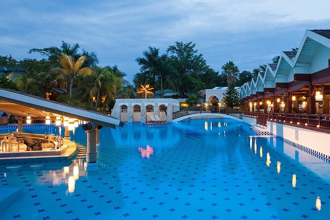Private Montego Bay Jamaica Airport Transfer to Hotels in Negril - Entering Jamaica: the MBJ arrival pickup process