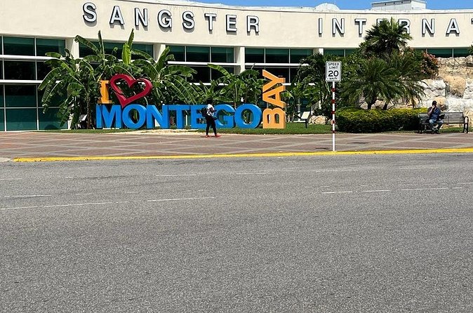 Private Round Trip from Sangster International Airport to Negril - Who this private airport transfer is best for