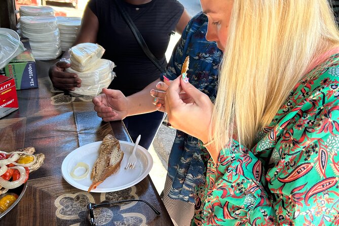 Private Seafood Tour and Floyds Pelican Bar or Black River Safari - Middle Quarters: Pepper Shrimp and Spices You Can Taste