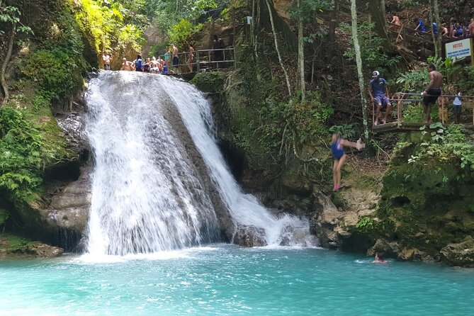 Private Tour from Montego Bay to Horse Back Riding and Bluehole - Quick stops for souvenirs and photos, without turning into a shopping tour