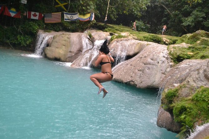 Private Tour From Ocho Rios To Blue Hole Secret Falls and Shopping - The ride there: why the drive through village areas matters