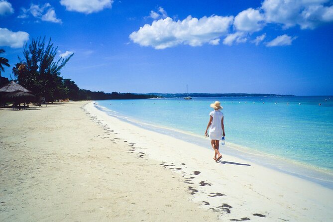 Private Tour of Negril Beach and Sunset at Ricks Cafe - Stop 1: Margaritaville Negril and 7-Mile Beach Time