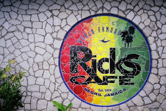 Private Tour of Negril Beach and Sunset at Ricks Cafe - Stop 3: Rick’s Cafe Sunset, Cliff Jumping and the Sundowner Moment