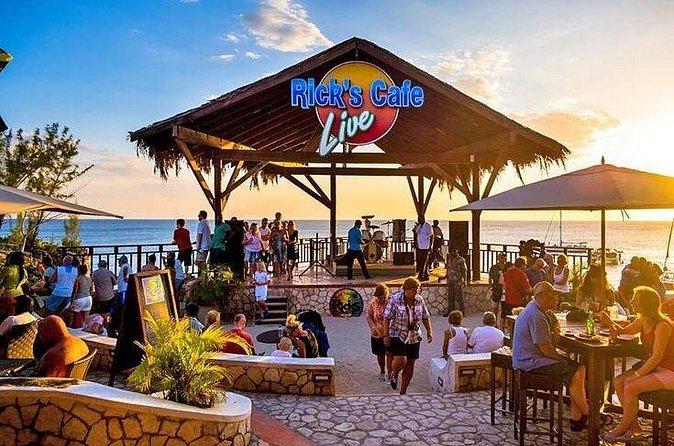 Private Transfer Airport to Montego bay Hotels in Jamaica - Who this transfer fits best