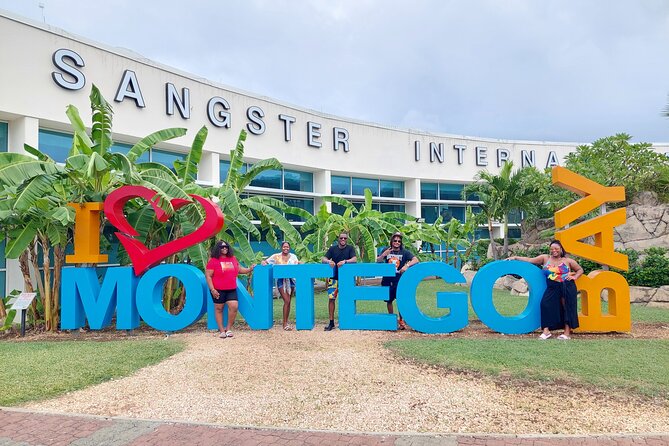 Private Transfer From Montego Bay Airport to Hotels in MontegoBay - Inside the experience: private, air-conditioned comfort with zero shuttle detours