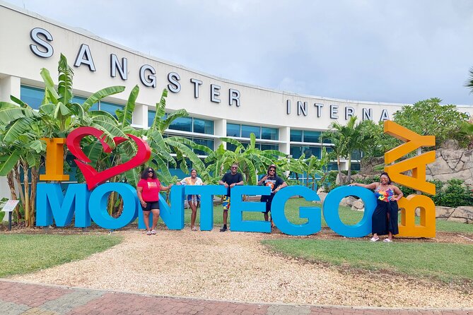 Private Transfer From Montego Bay Airport to Hotels in MontegoBay - Your driver in Jamaica: tips and advice that can actually help