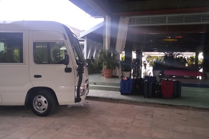 Private Transfer from Negril to Sangster Airport (MBJ) - Flight Tracking and Timing That Keeps You Calm