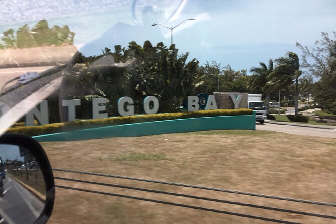 Private Transfer from Sangster Airport to Montego Bay Hotels - The Ride Itself: Air-Conditioned Comfort, Cold Drinks, and Local Tips