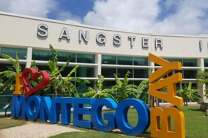 Private Transfers from Montego Bay Airport to Runaway Bay Hotels - Safety, Professionalism, and Drivers Who Know How to Handle Real Life