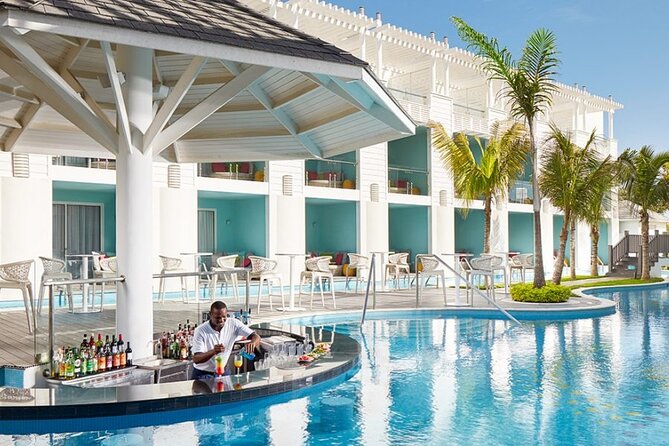Private Transportation from Montego Bay Airport to Negril hotels - The 1 to 2 Hour Drive: Comfort, Conversation, and Time to Settle In