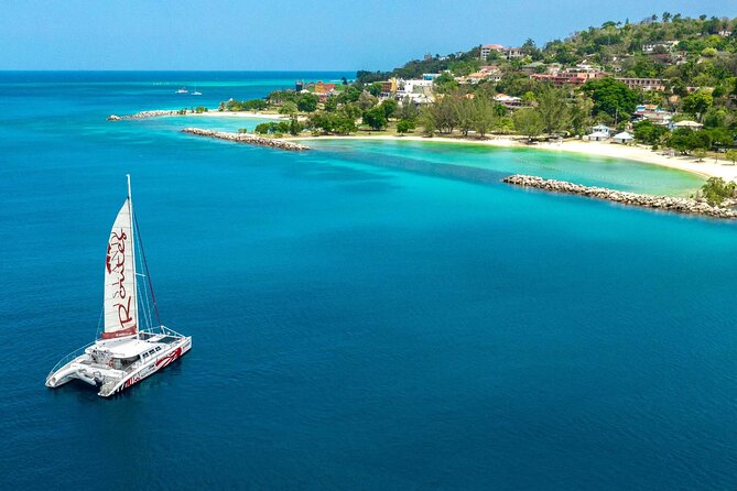 Reggae Catamaran and Snorkeling Open Bar Cruise Montego Bay - The sea conditions reality check: choppy water happens