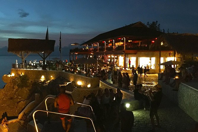 Rick's Café and Seven Mile Beach Private Tour - Quick hits before you go