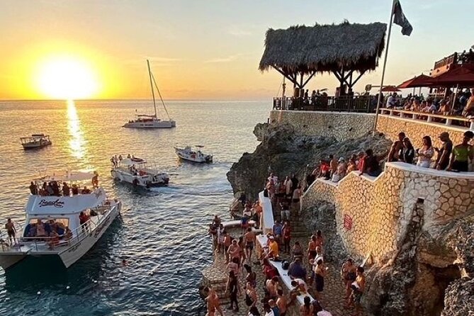 Rick's Cafe & Shopping in Negril - Rick’s Cafe and Negril shopping: why this combo works