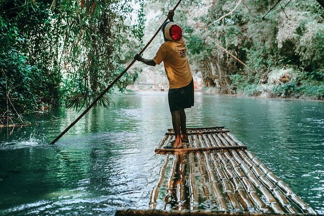 Rio Nuevo Bamboo River Rafting & Dunn's River Falls - Price and logistics for a 7-hour Jamaica pairing