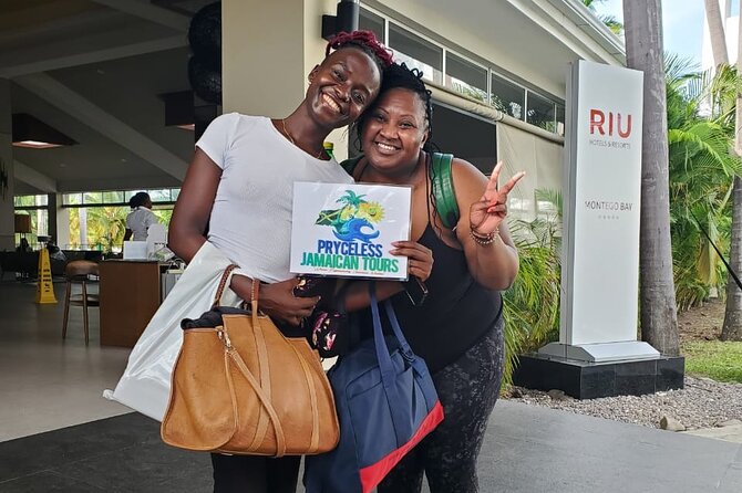 Riu Aquarelle private Airport transfer. - Pickup at Sangster: how to make it smooth