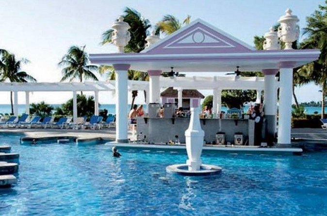 Riu Palace Tropical Bay Resort Private Airport Transfer - Safety and service quality: how to weigh the one negative report