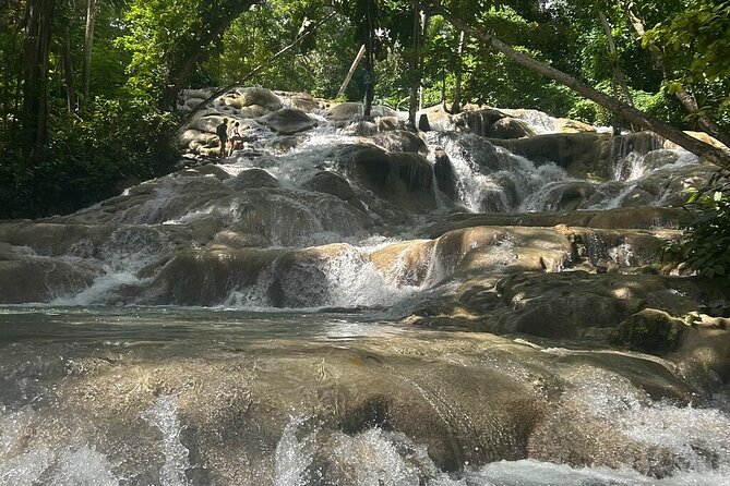 Round Trip Sangsters Montego Bay Airport to Ocho Rios transfers - The practical checklist you should use before booking