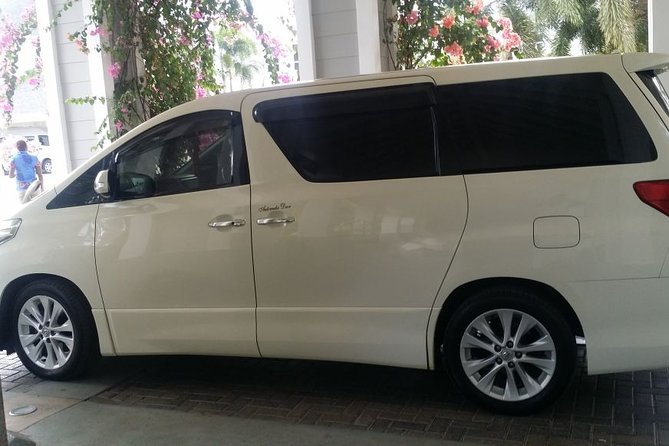 Runaway Bay Hotels Private Transfer - Meeting your driver at MBJ without the airport scramble