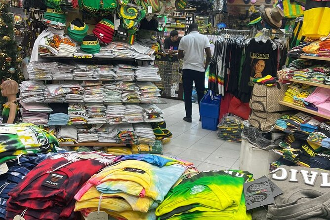 Scuba Diving and shopping on the Hipstrip. - Who this scuba + Hipstrip outing suits best