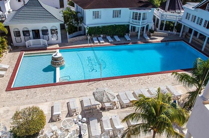 SeaGarden Beach Resort Private Airport Transfer - How the Ride Size and Luggage Space Affect Your Day
