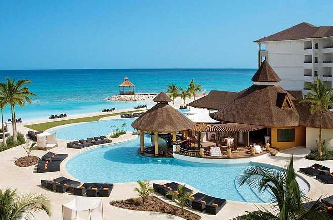 Secrets Resort Airport Transfer - Vehicle size, luggage help, and staying on schedule
