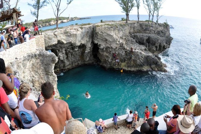 Seven Mile Beach and Ricks Cafe Private Tour. - Seven Mile Beach: About Three Hours to Swim and Sunbathe