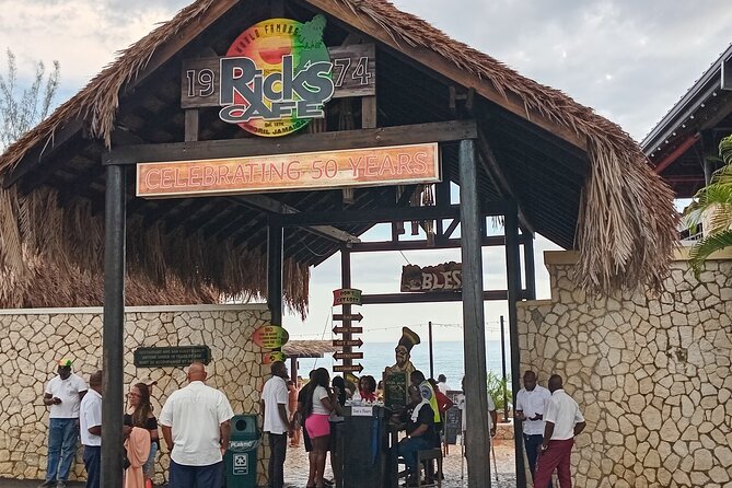 Seven Miles Beach in Negril and Ricks Cafe from Montego Bay - What the schedule really means for your day