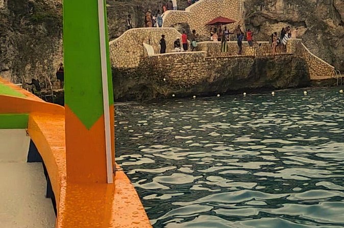 Shuttle Cruise to Rick's Cafe - Rick’s Cafe time: live music, views, and cliff jump options