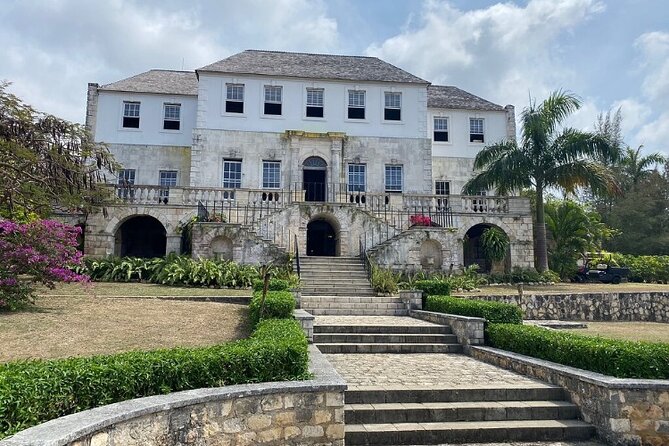 Sightseen tour and Souvenir shopping with private transportation in Montego Bay - What You’ll Find When You Stop at Hip Strip Gift Shops