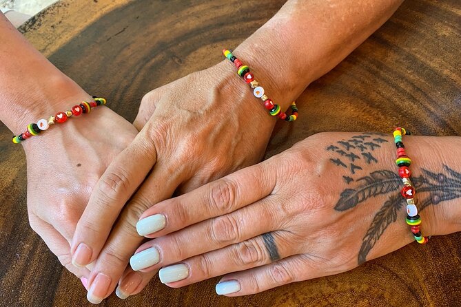 Souvenirs workshop A Mi Mek It! in Montego Bay Jamaica (FR & EN) - From Beach Shopping to Doing Something Useful