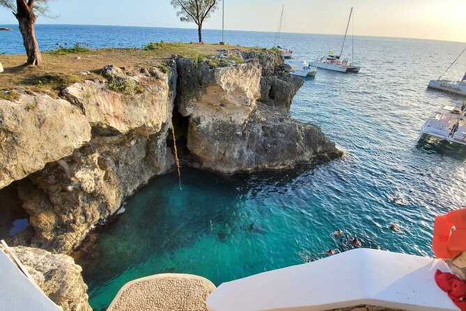 Sunset Catamaran cruise, Snorkeling and Rick's Cafe from Mobay - Snorkeling gear and the catamaran rhythm: when to go in, and when to chill